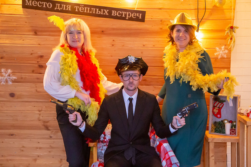 Новогоднее украшение зала для корпоратива в Кирове